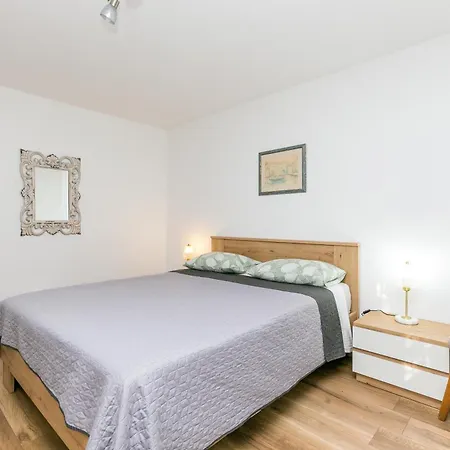 Apartman With Parking Space Okrug Gornji, Ciovo - 19762 Trogir