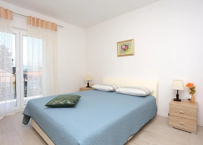 Apartman With Parking Space Okrug Gornji - Ciovo - 19762