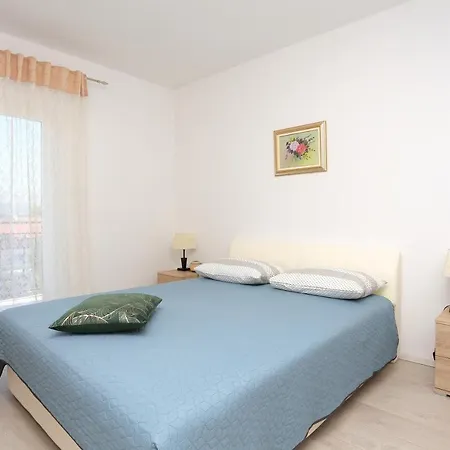 Διαμέρισμα With Parking Space Okrug Gornji, Ciovo - 19762