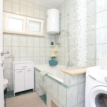 Διαμέρισμα With Parking Space Okrug Gornji, Ciovo - 19762 *